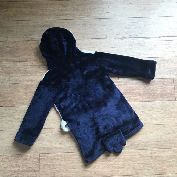 Penguin Toddler Bathrobe - Picture 9 of 13